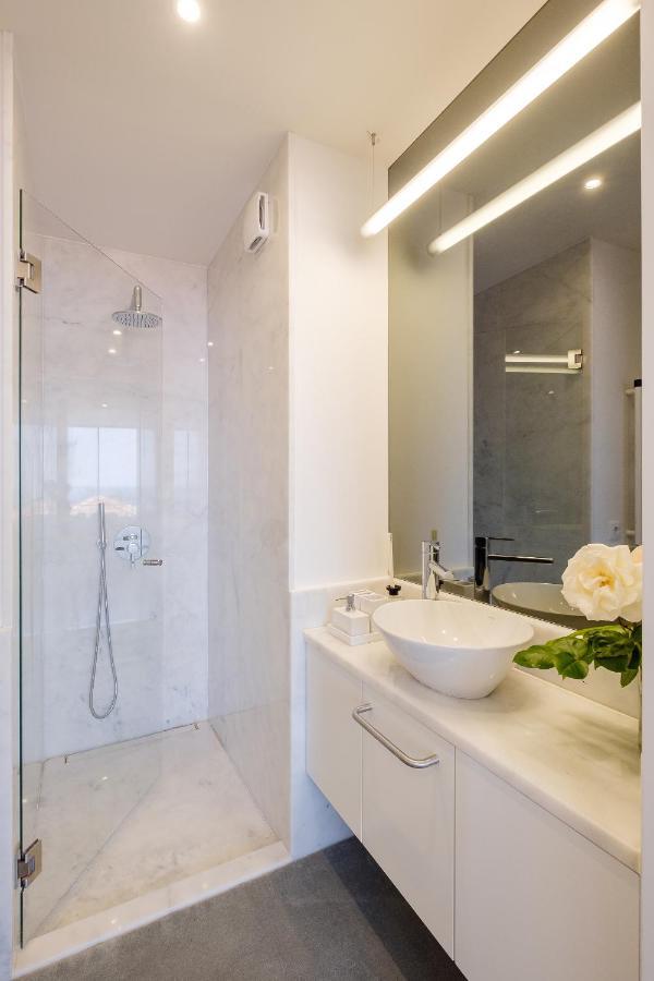 Boutique Rentals- Bliss By The Sea Apt- Ocean Views In Foz Beach Porto Kültér fotó